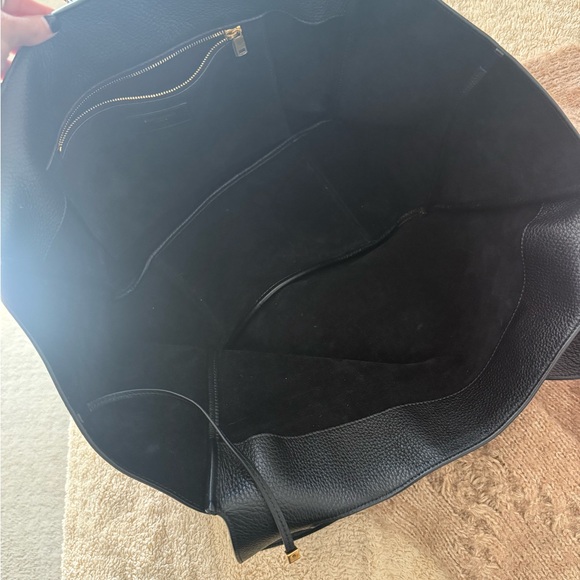 Yves Saint Laurent Black Tote with Gold Logo - Picture 5 of 8